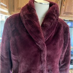 Burgundy/Bordeaux colored Faux Fur jacket BNWT. Size XL.